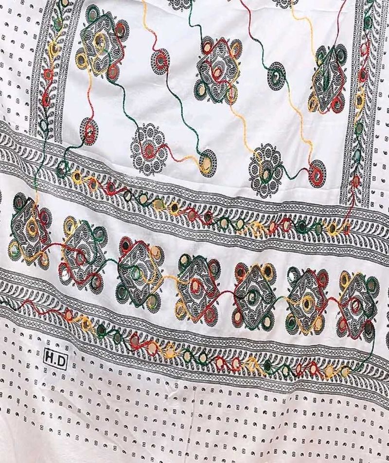 Embroidered White dupatta with Mirror Work best fo