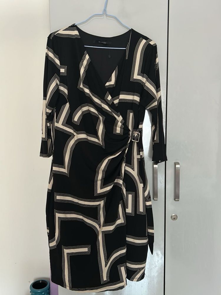 Chic Geometric Print Wrap Dress