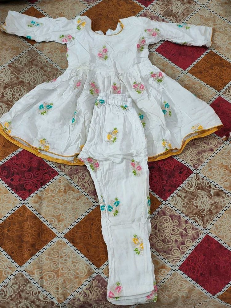 frog with pant white and multi colour