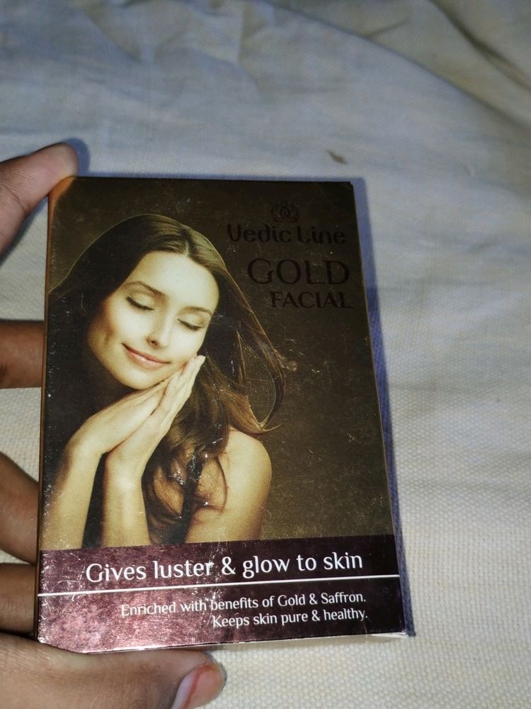 Vedic Line Gold Facial