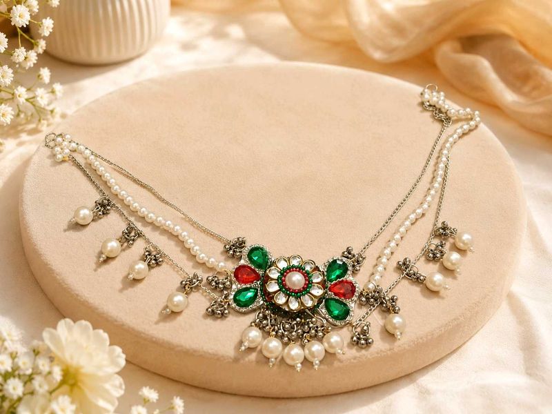 Exquisite stone necklace