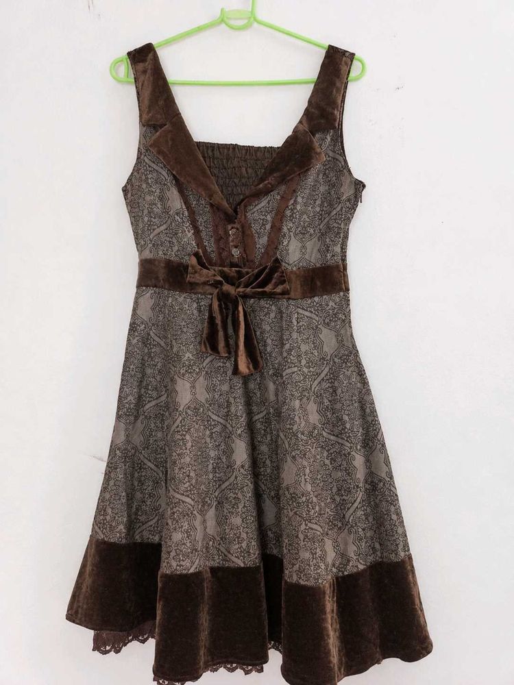 Vintage Brown Lace Pattern Dress