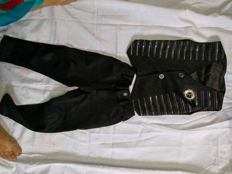 blazer and   pant partywear  for 3 to 5. ye