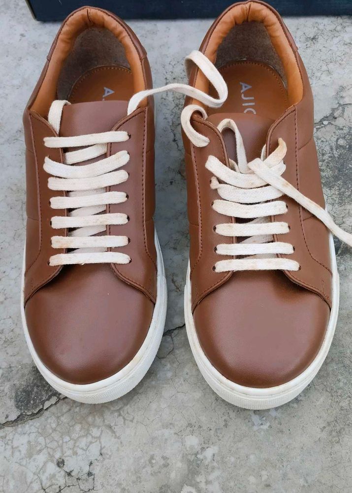 "AJIO Brown Leather Sneakers