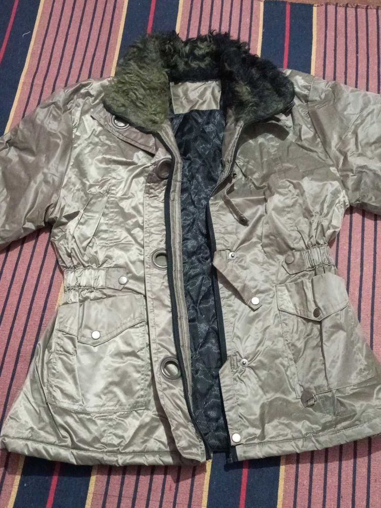 Stylish Women's Jacket with Fur Collar