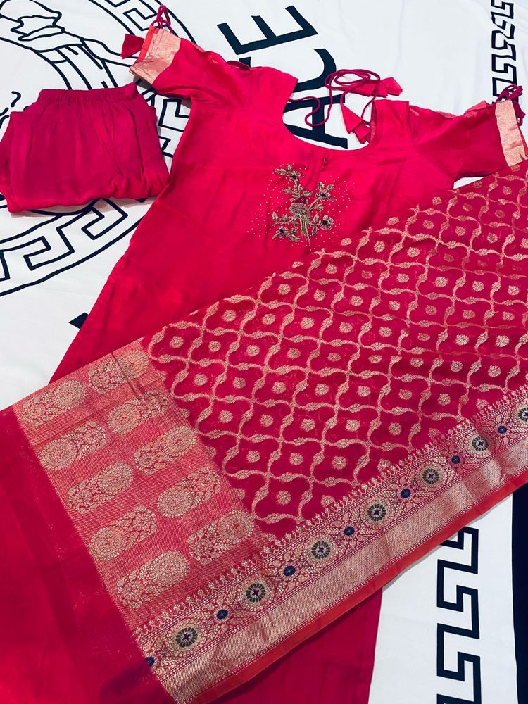 Pink Embroidered Kurta Set with dupatta Du