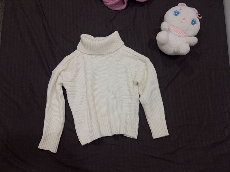 Oversized Korean White Sweater – Size Medium 🤍