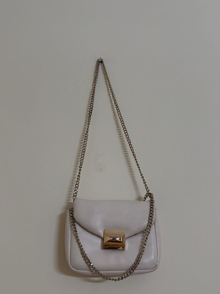 Stylish Cream Chain Shoulder Bag