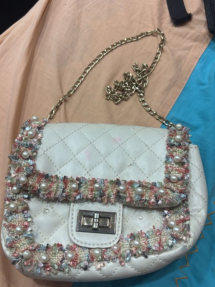 Chic White Quilted Crossbody Bag