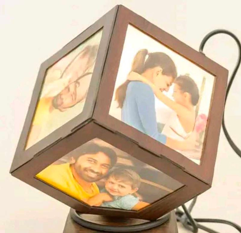 Cube Rotating Photo Frame