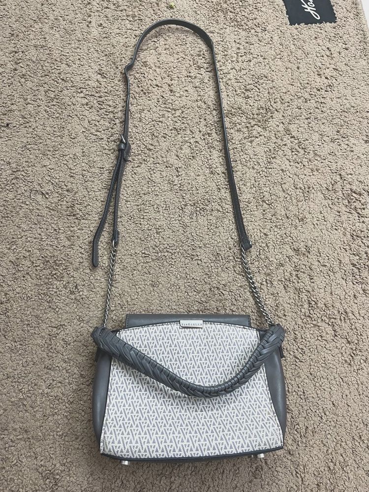 Van Heusen Sling bag