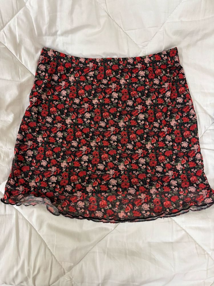 Black and red Floral Mini Skirt