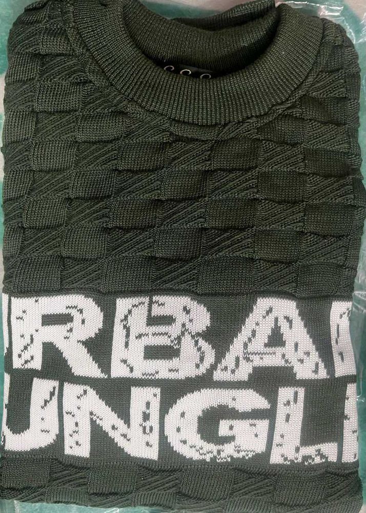 Men's Winter Sweatear Size L Chest 42 Length 27