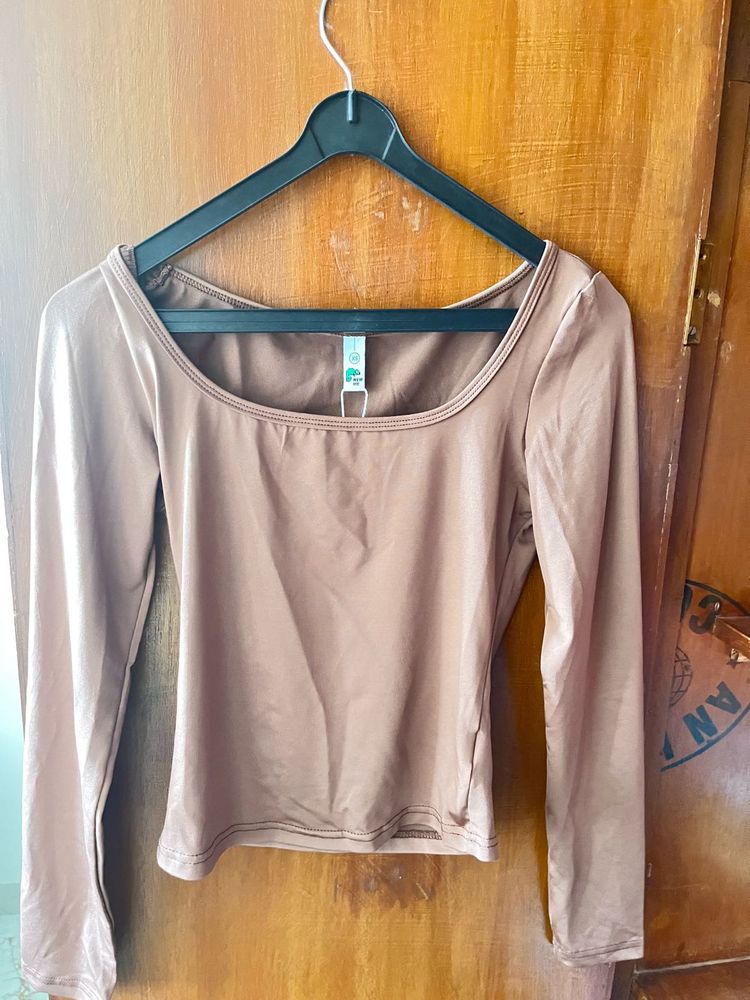Long Sleeve Scoop Neck Top