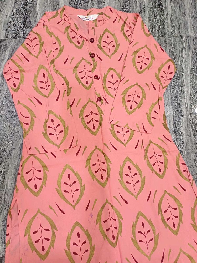 Stylish Pink Leaf Print Kurta