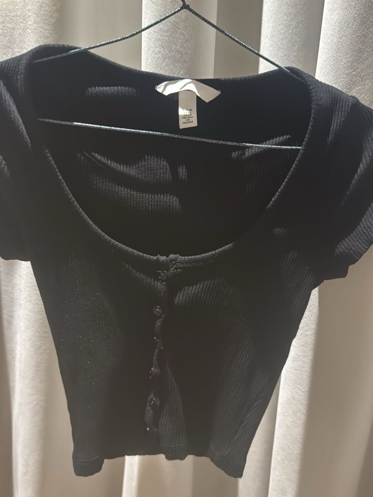 H&amp;M Ribbed Button-Up Cropped Top