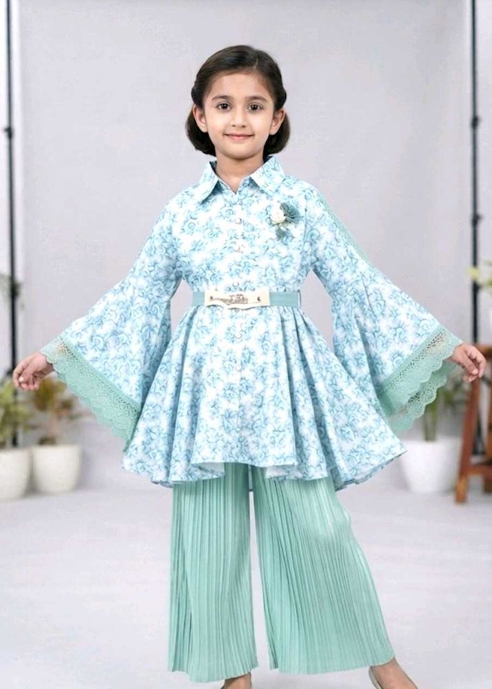Chic Floral &amp; Pleated Set
