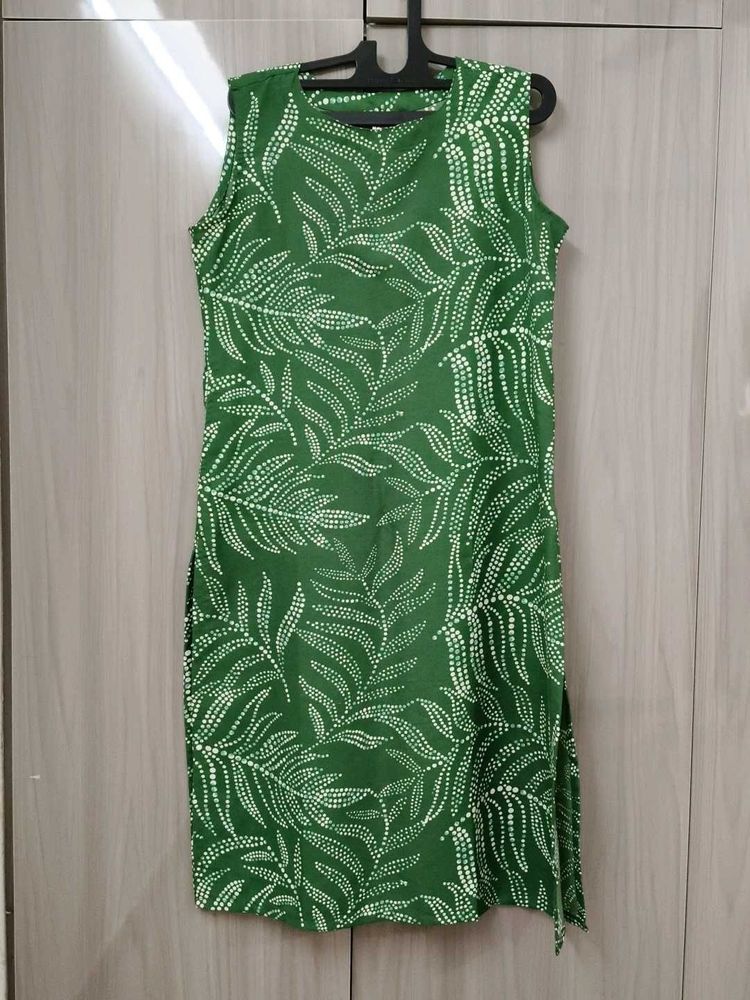 Green Leaf Print Sleeveless Kurta