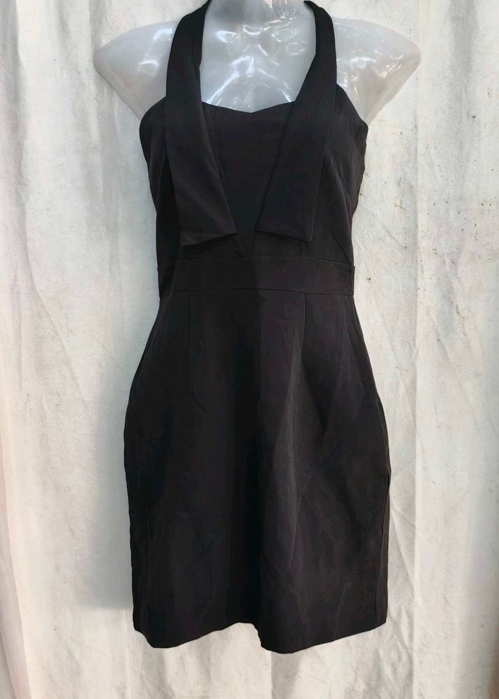 6249. Chic Black Halter Neck Dress