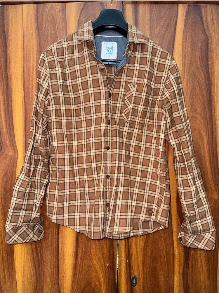 DNMX Men's Brown Plaid Button-Up Shirt | Size(Medi