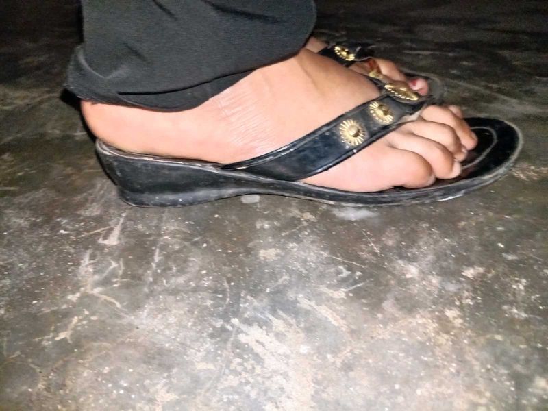 Stylish Black Wedge Flip-Flops
