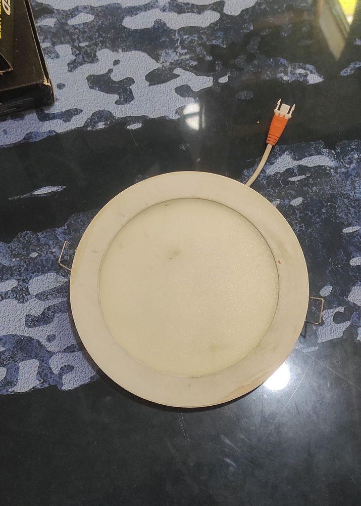 3 Led Light (Not In Working Condition)
