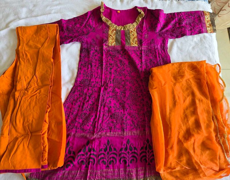 Beautiful Pink Kurta set with Intricate Design