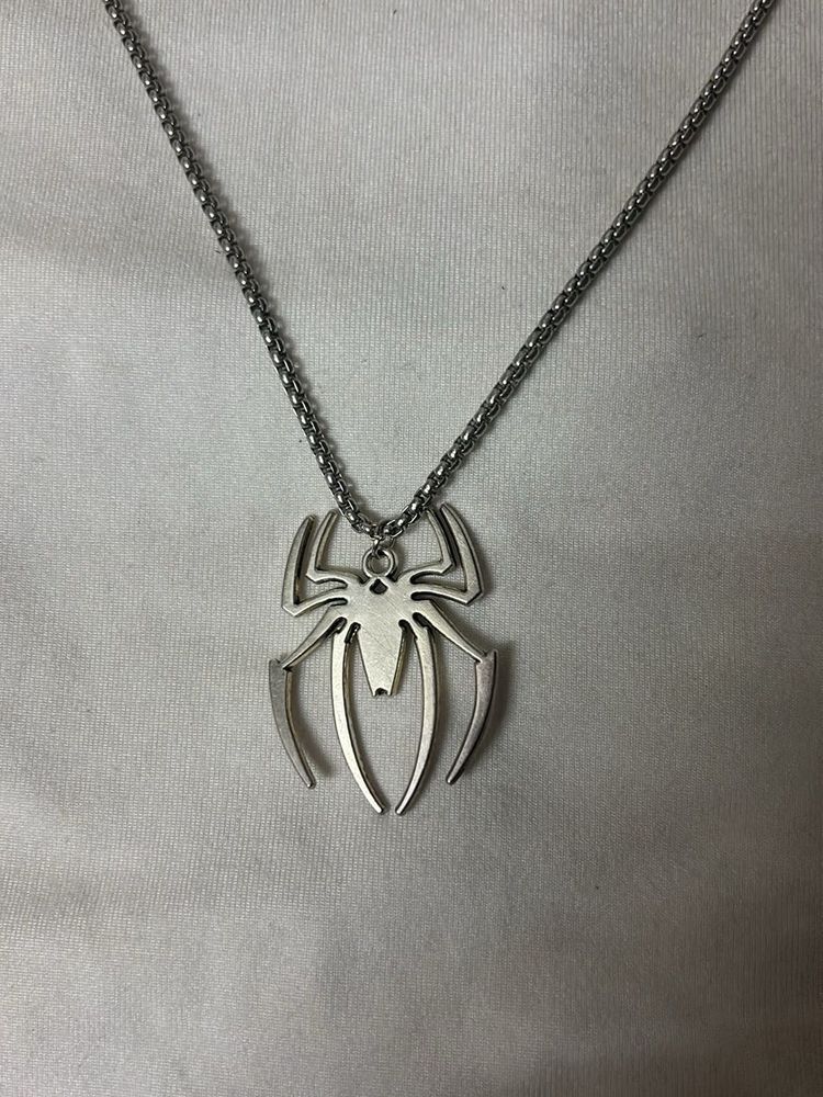 Anti-Tarnish Spider Pendant Necklace