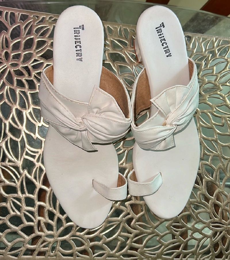 Stylish White Toe-Ring heeled Sandal