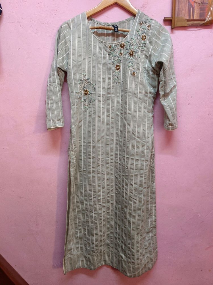 TARUNI Decent Kurtas (Women's)