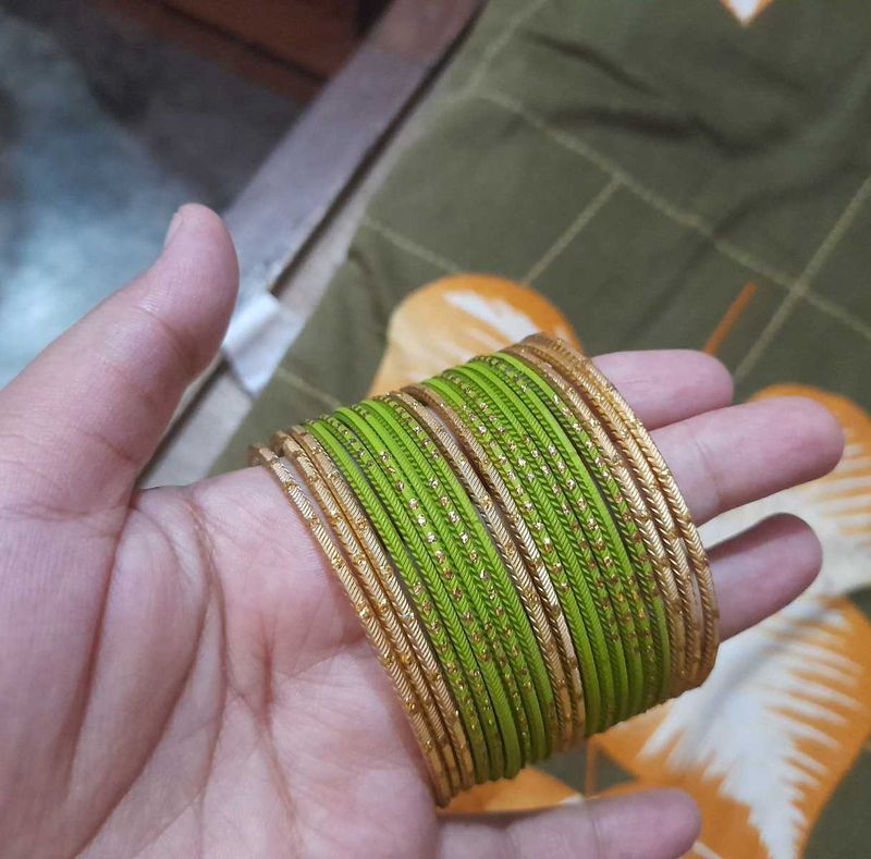 GREEN AND GOLD COMBO BANGLE SET ✨️