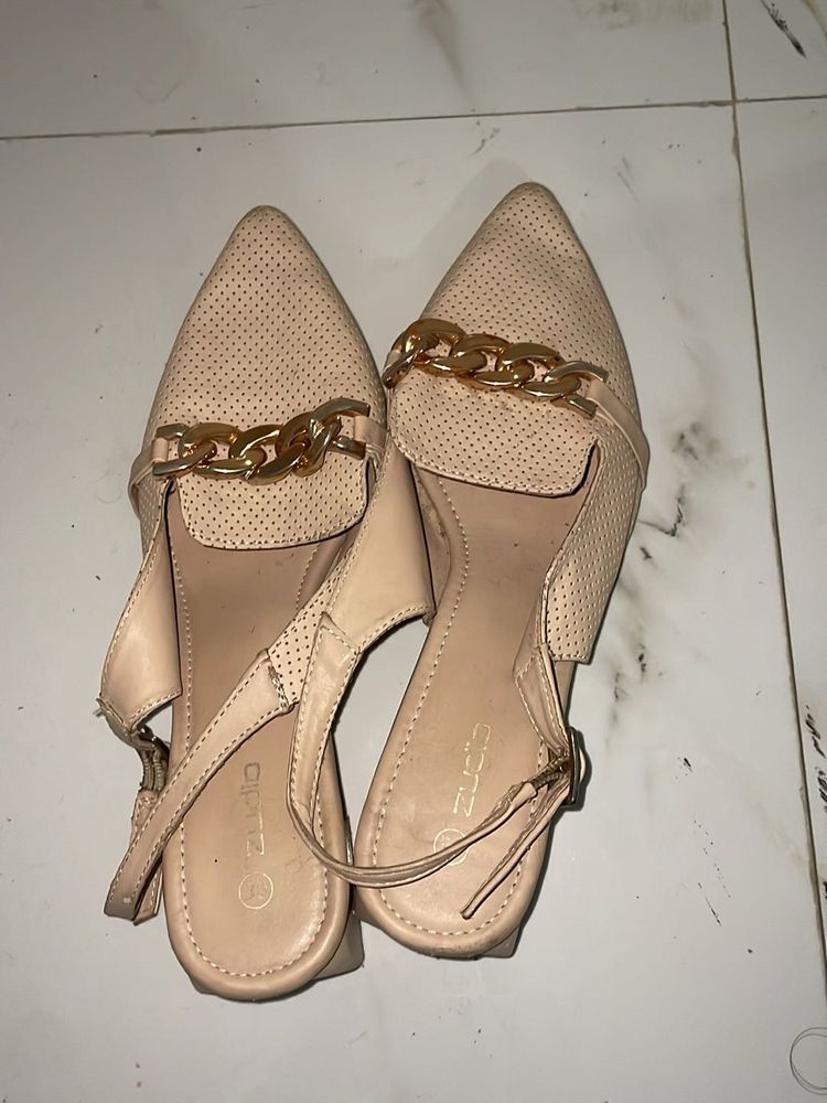 Stylish Nude Slingback Heels with Gold Chain