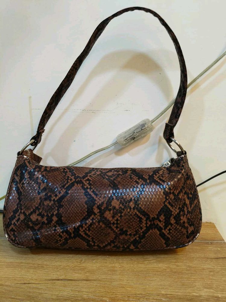 stylish animal printed shoulder bag 💥