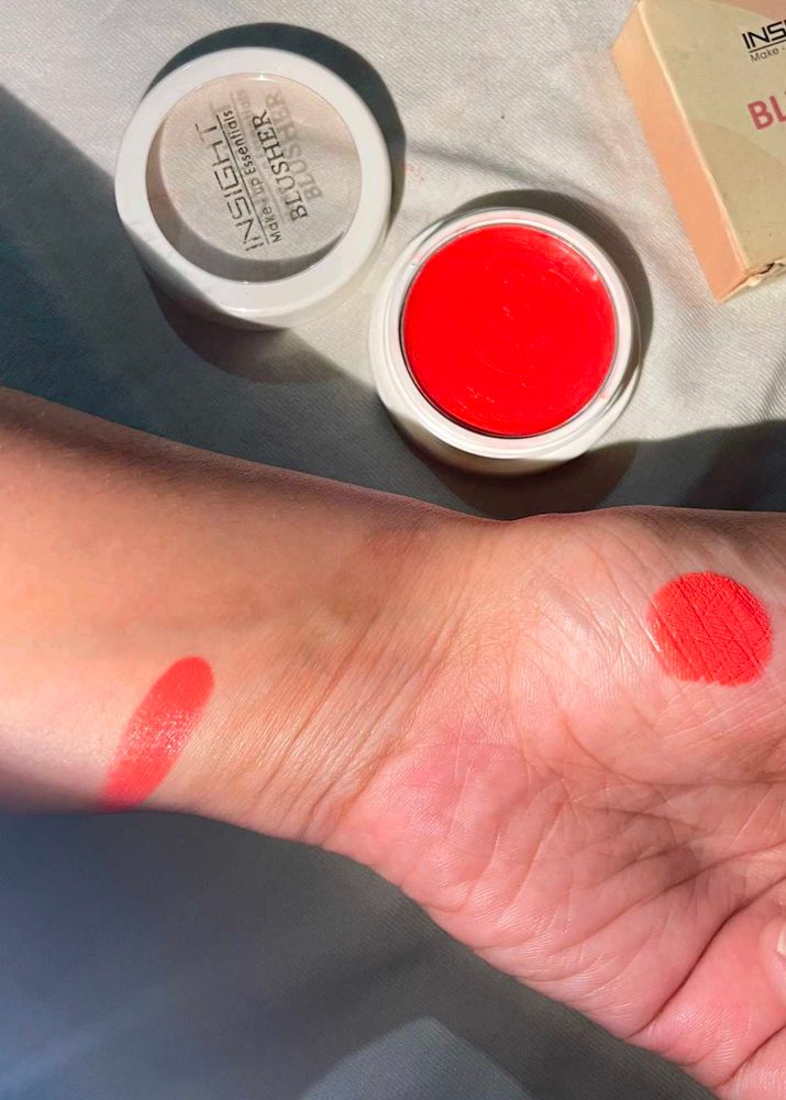 INSIGHT Blusher for a Radiant Glow