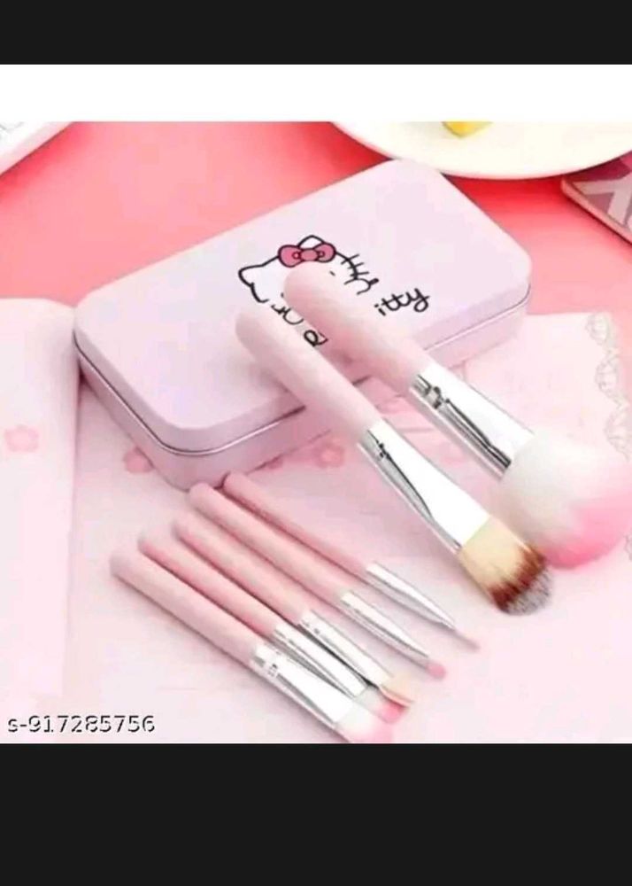 Hello Kitty Makeup Brush Set