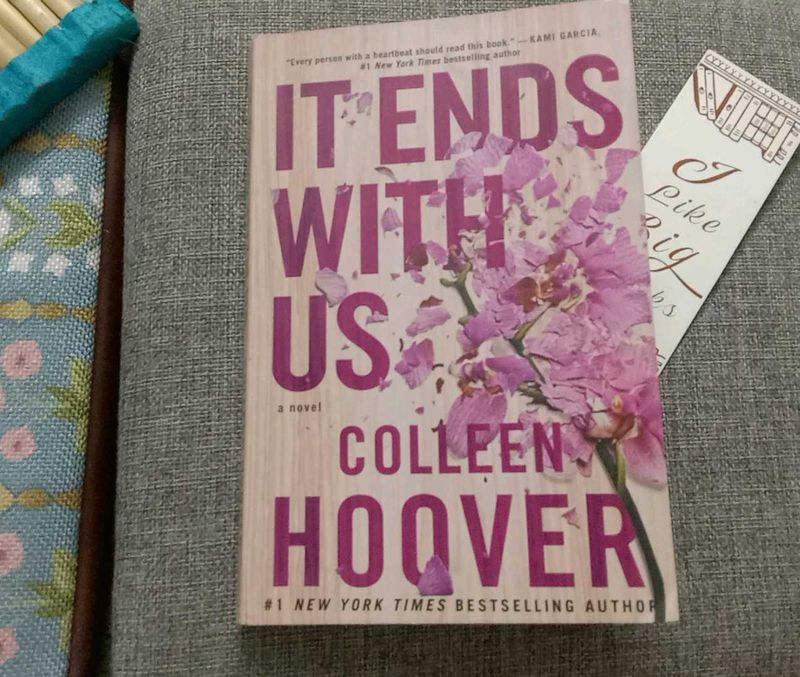 It Ends With Us by Colleen Hoover