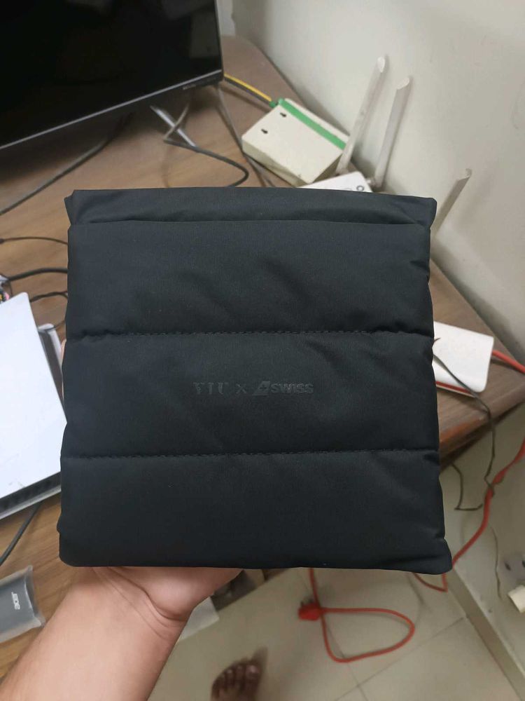 swiss viu pouch