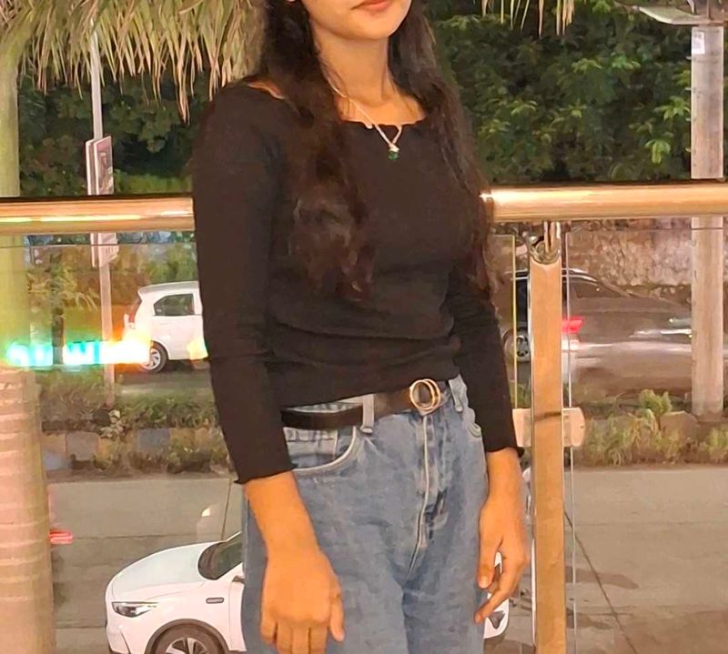 Black Off-Shoulder Full Sleeves Top