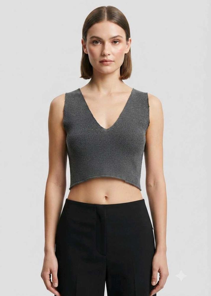 Chic Grey V-Neck Cropped Knit Top