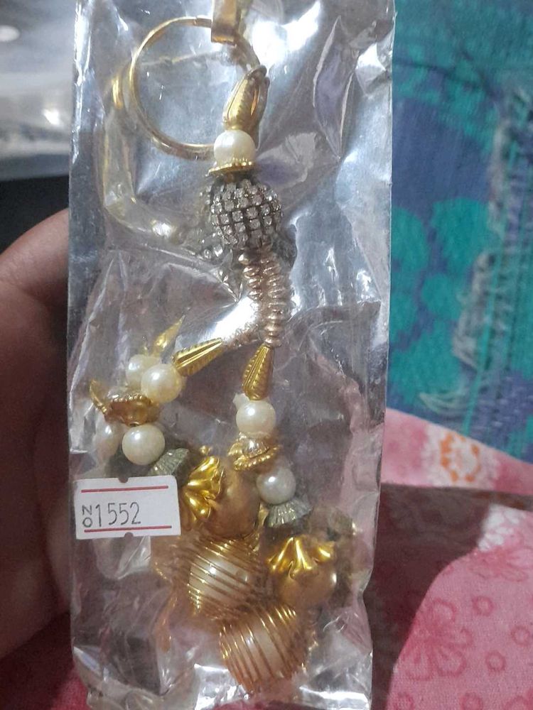 Decorative Keychain with Pearls