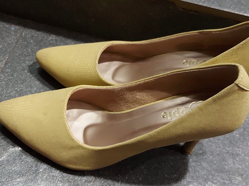 Mint Green Pointed Heels