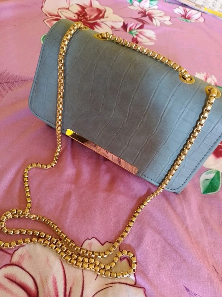 Clutches💙🌸