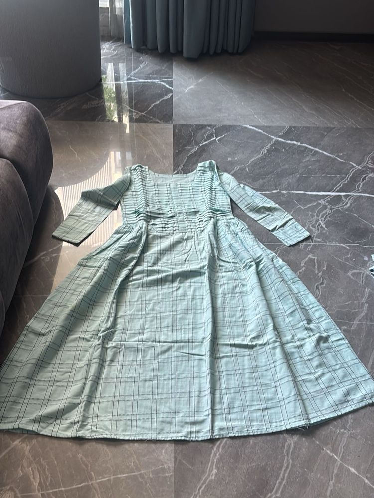 Elegant Long Sleeve Checked Kurta