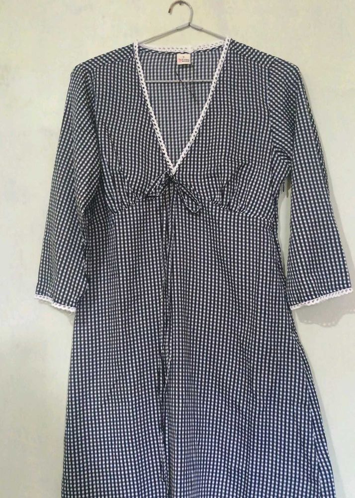New gingam lace dress