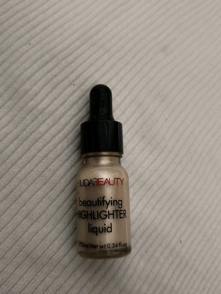 Huda Beauty Liquid Highlighter golden