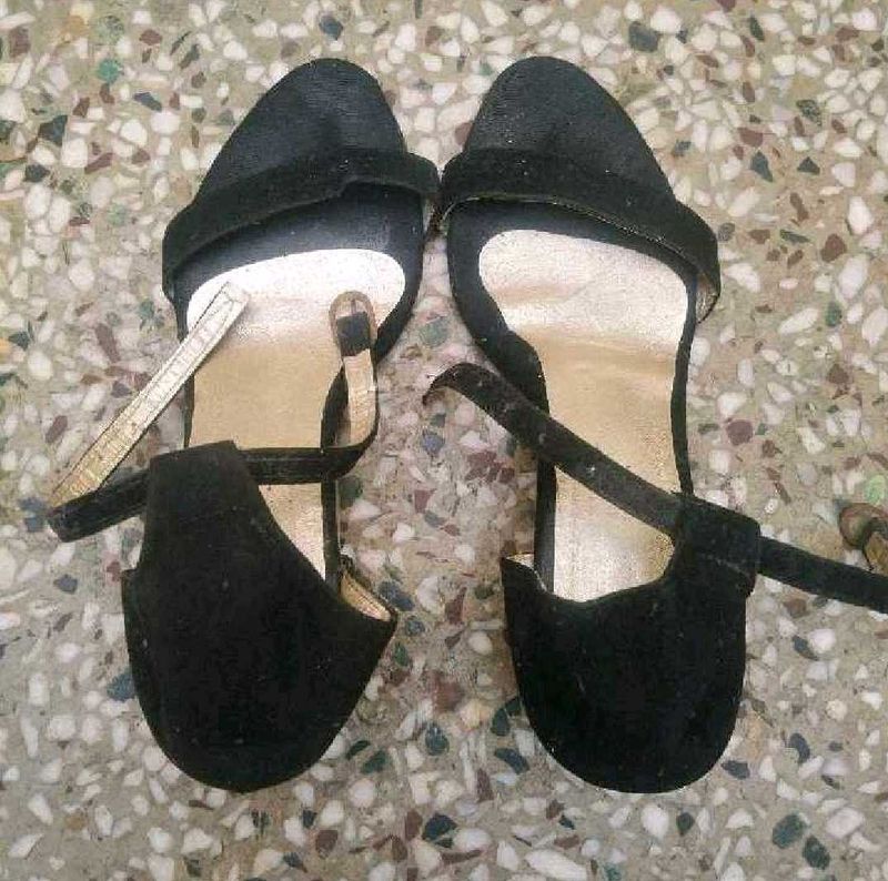 Stylish Black Suede Heels