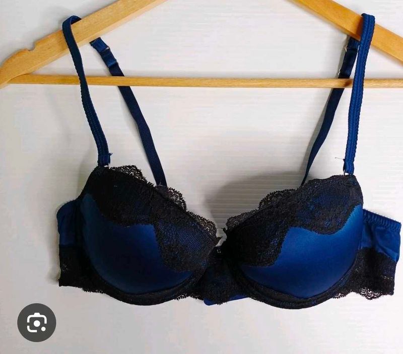 Lace Trimmed Blue Bra with brief 👍