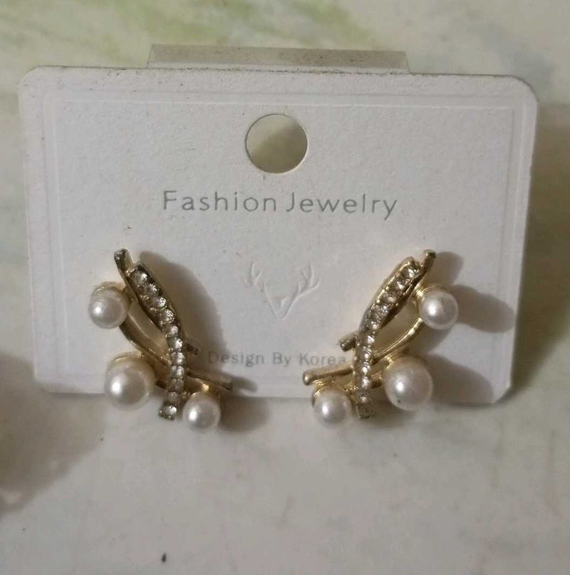 Elegant Pearl and Crystal Earrings