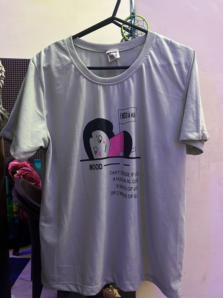 I Need a Hug Graphic Tee