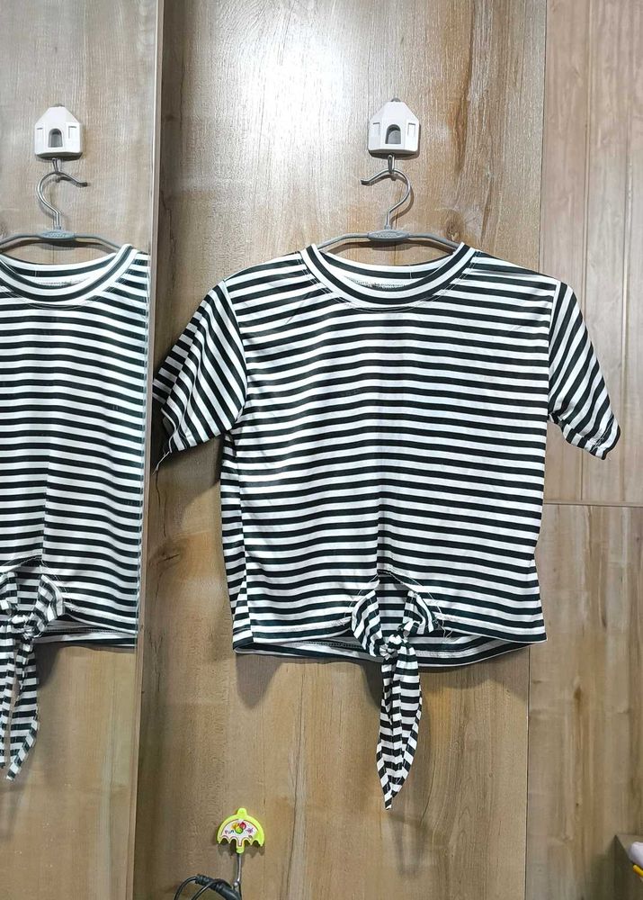 Striped Tie-Front Cropped top